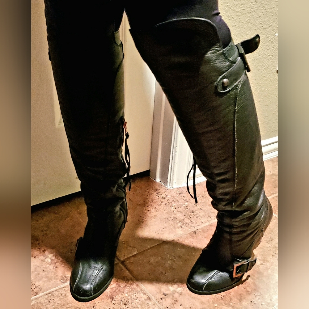 Beautiful Spanish Artisan-Made Leather Boots -- Well-loved - Picture 6 of 16